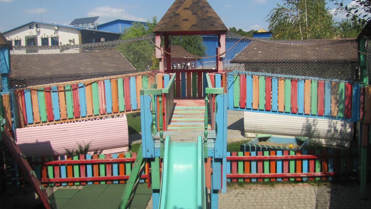 Mini Hotel Leon Beregleányfalva Kültér fotó