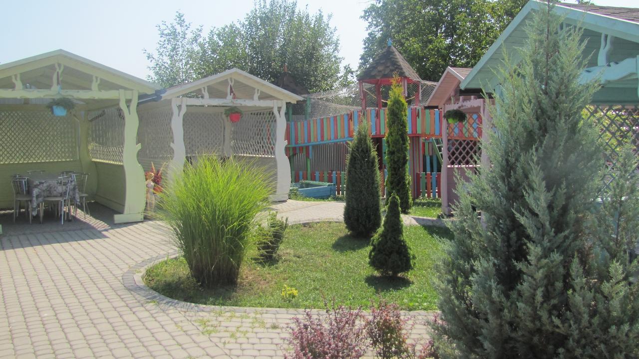 Mini Hotel Leon Beregleányfalva Kültér fotó