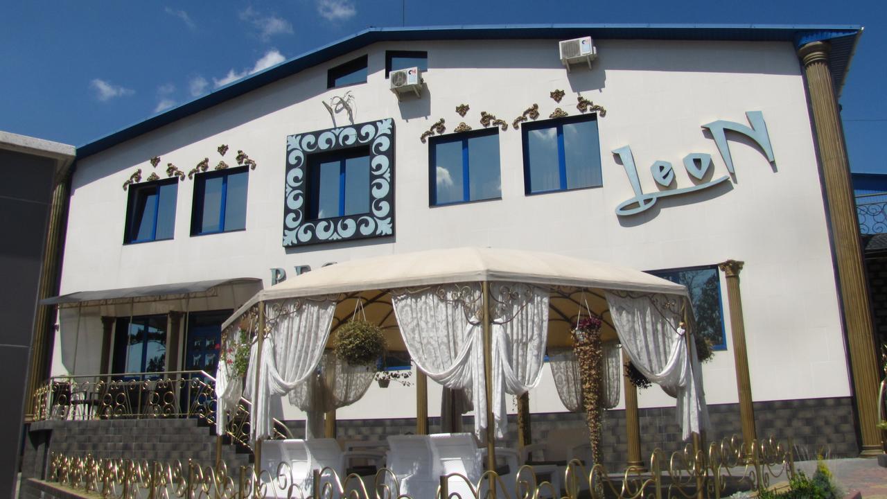 Mini Hotel Leon Beregleányfalva Kültér fotó
